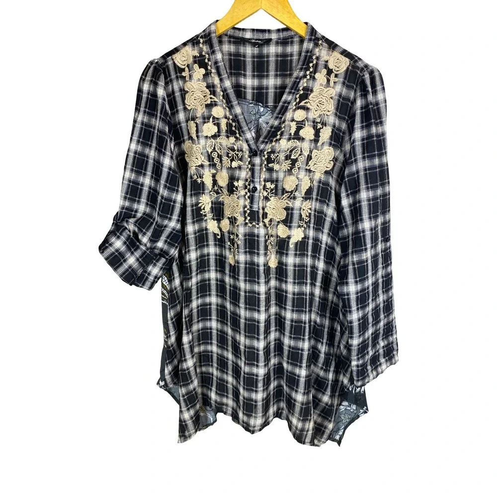 Andree by UNIT Plaid Floral Embroidered Long Tunic Top L Boho Paisley Lagenlook